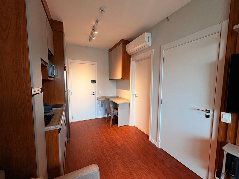 Apê de 1 dormitório | Piscina e Academia- B1005