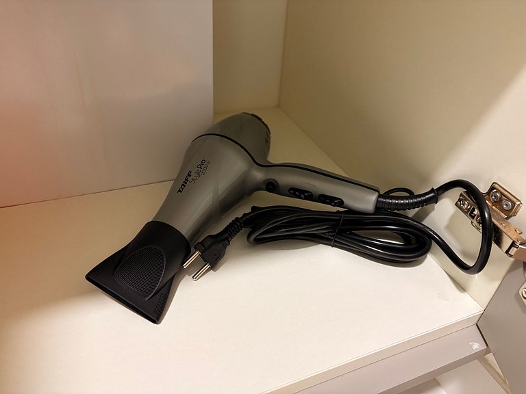 Aconchegante | Cama Queen e Smart TV 50”- HL53