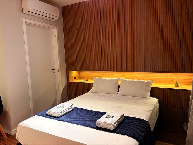 Aconchegante | Cama Queen e Smart TV 50”- HL53