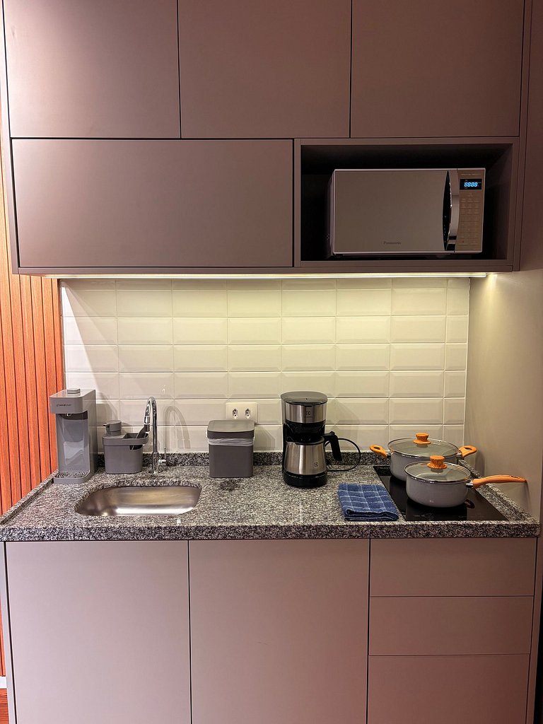 Aconchegante | Cama Queen e Smart TV 50”- HL53