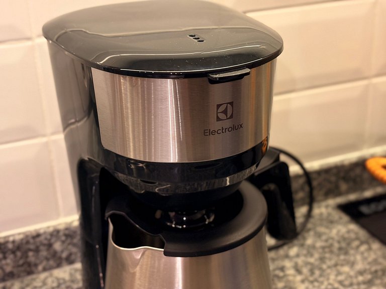 Aconchegante | Cama Queen e Smart TV 50”- HL53