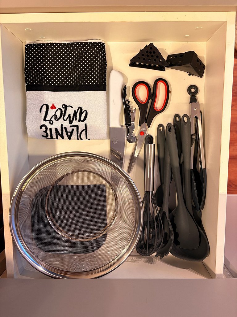 Aconchegante | Cama Queen e Smart TV 50”- HL53